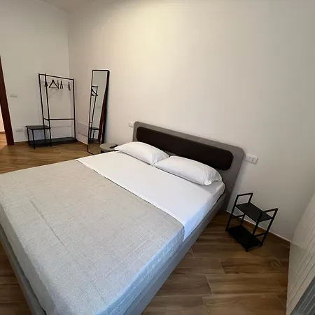 Apartment In Media Urbe Next *